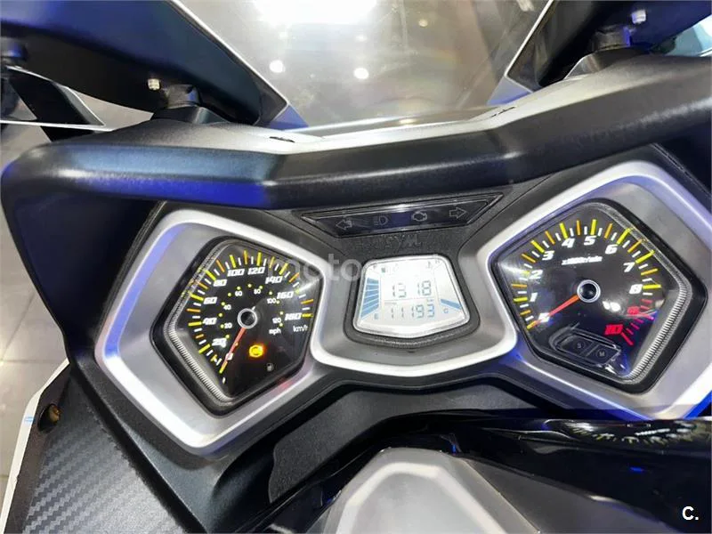 SYM Cruisym – Vista 7