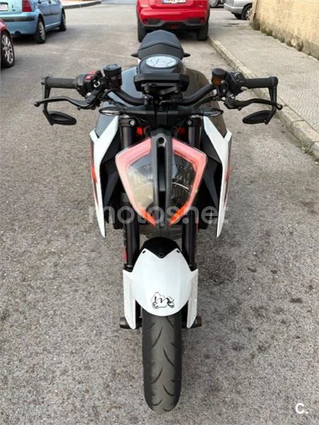 KTM 1290 Super Duke R – Vista 2