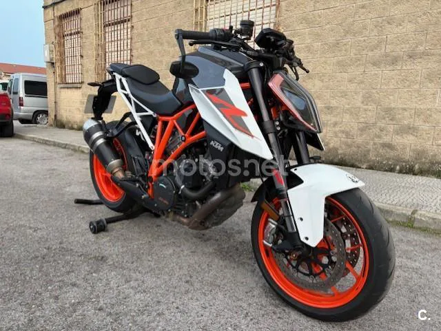 KTM 1290 Super Duke R – Vista 6