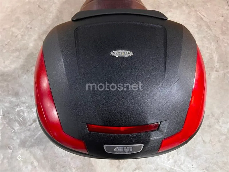 Piaggio X10 350 – Vista 13