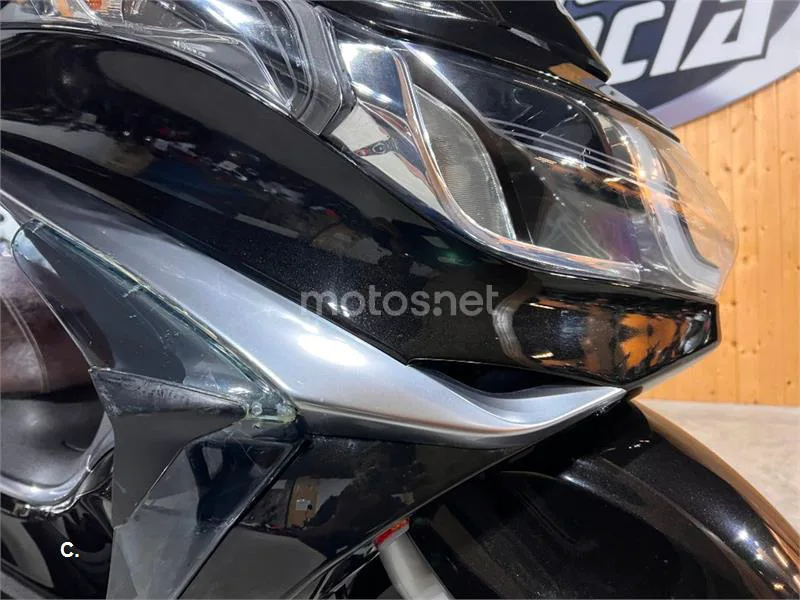 Piaggio X10 350 – Vista 29