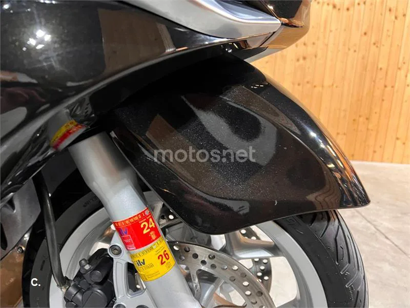 Piaggio X10 350 – Vista 30