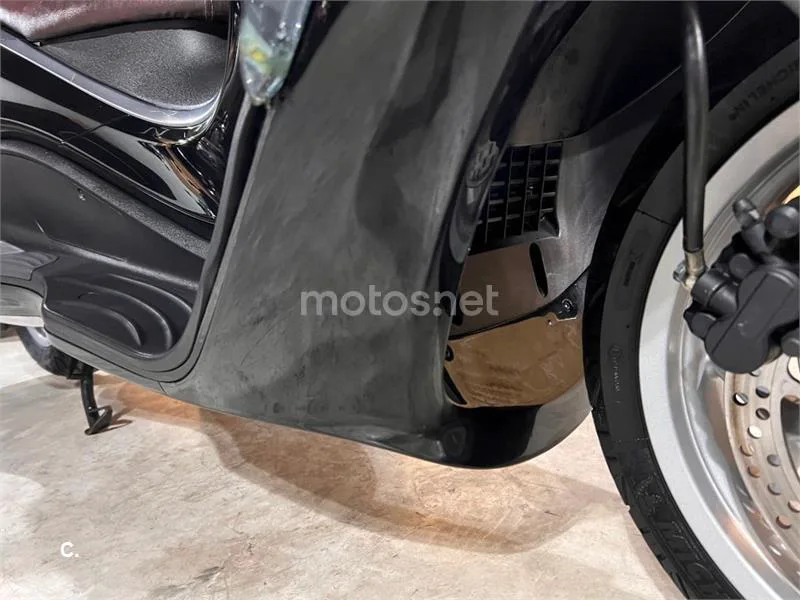 Piaggio X10 350 – Vista 33