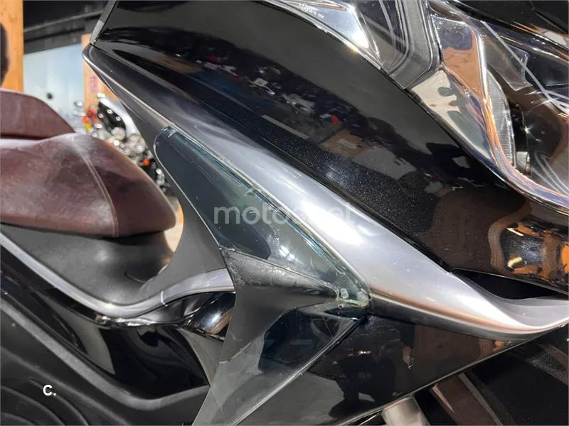 Piaggio X10 350 – Vista 35