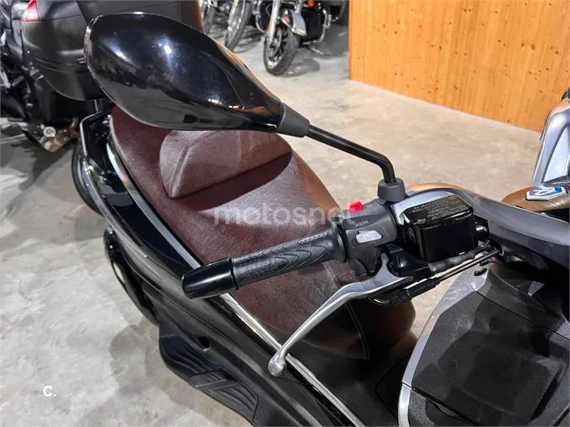 Piaggio X10 350 – Vista 37