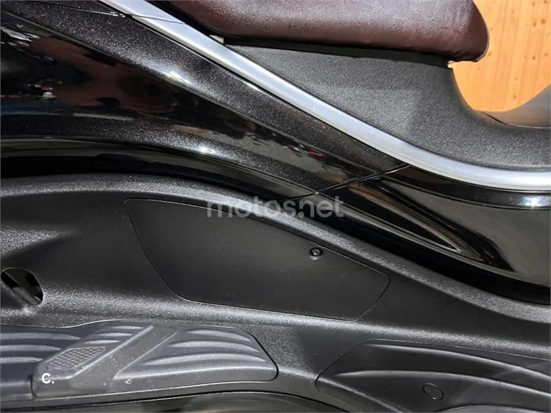 Piaggio X10 350 – Vista 44