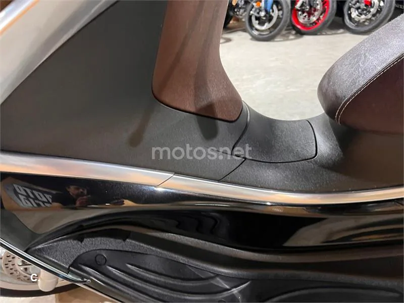 Piaggio X10 350 – Vista 67