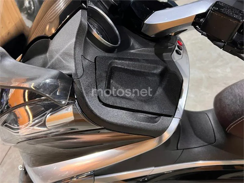 Piaggio X10 350 – Vista 69