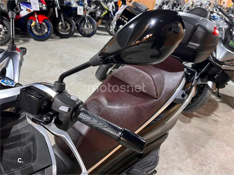 Piaggio X10 350 – Vista 70