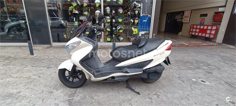 Suzuki Burgman 125 Executive – Vista 11
