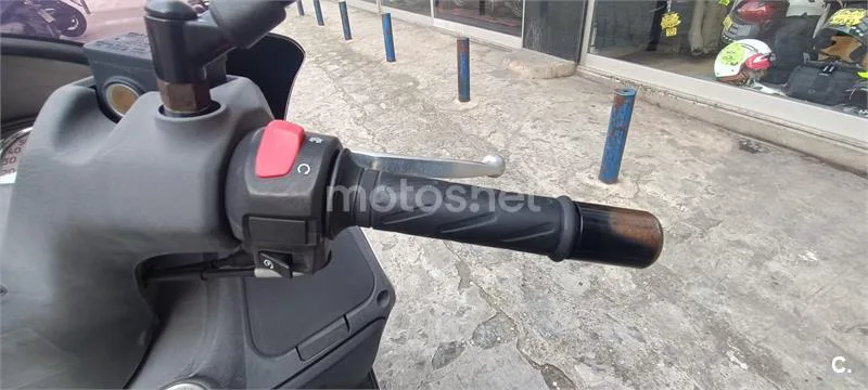 Suzuki Burgman 125 Executive – Vista 3