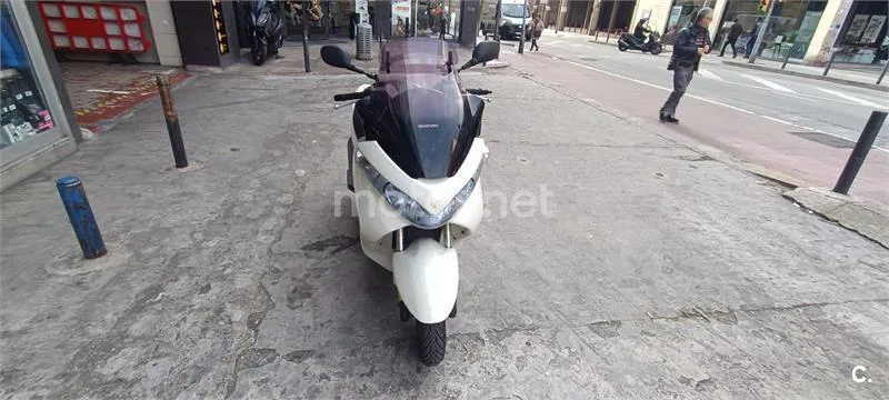 Suzuki Burgman 125 Executive – Vista 5