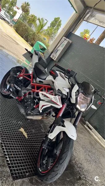 Benelli BN 125 – Vista 2