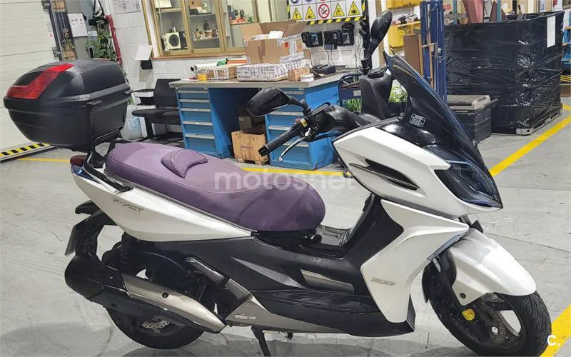Kymco K-XCT 300i – Vista 2