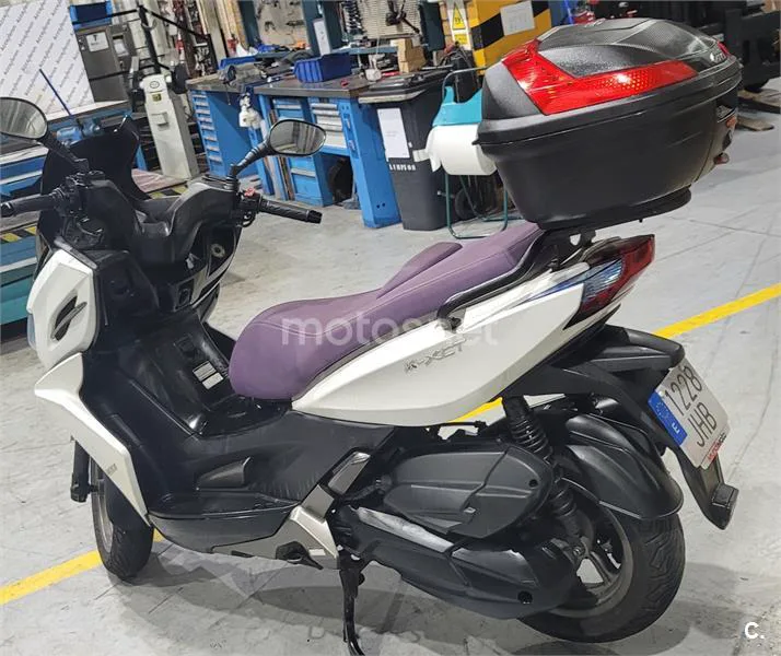 Kymco K-XCT 300i – Vista 3