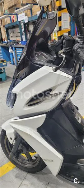 Kymco K-XCT 300i – Vista 9