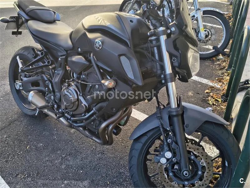 Yamaha MT-07 – Vista 7