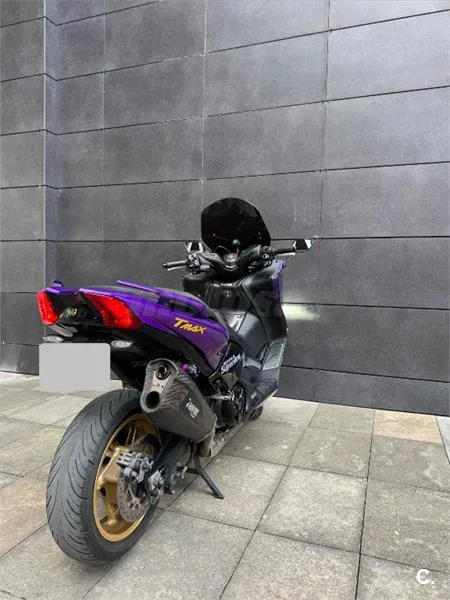 Yamaha TMAX – Vista 10