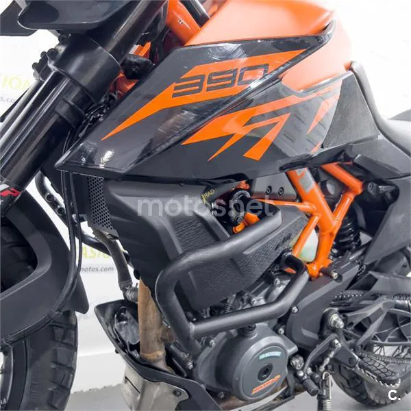 KTM 390 – Vista 27
