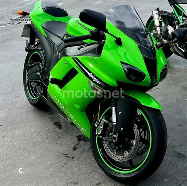 Kawasaki ZX-6R – Vista 3