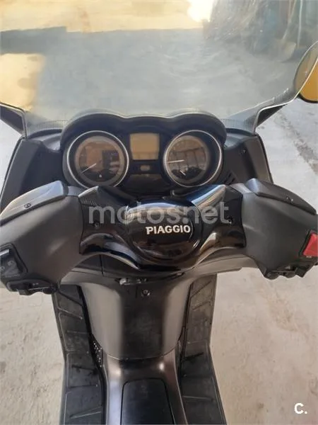 Piaggio X EVO 125 – Vista 3