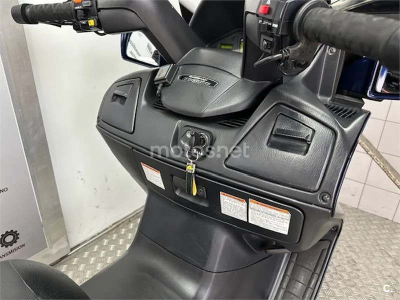 Suzuki Burgman 650 Executive – Vista 13