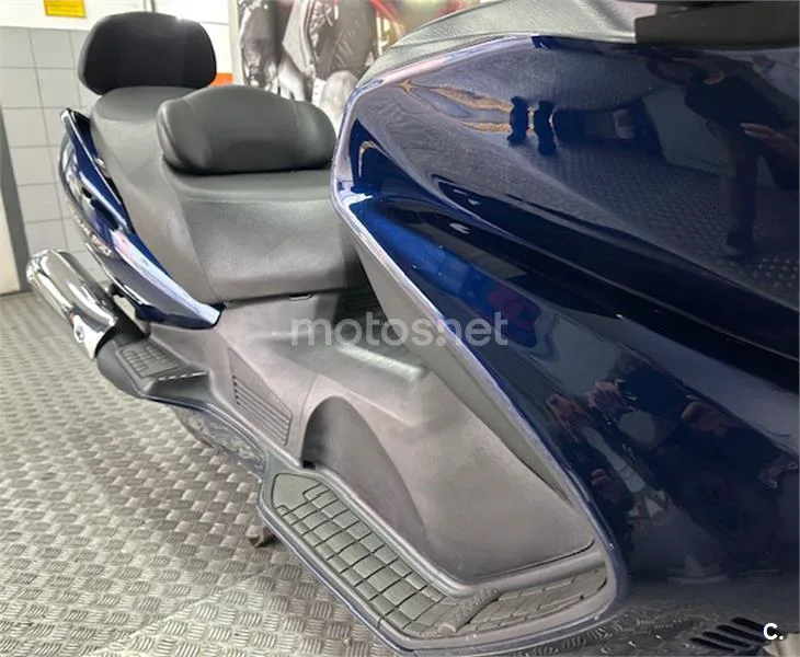 Suzuki Burgman 650 Executive – Vista 15
