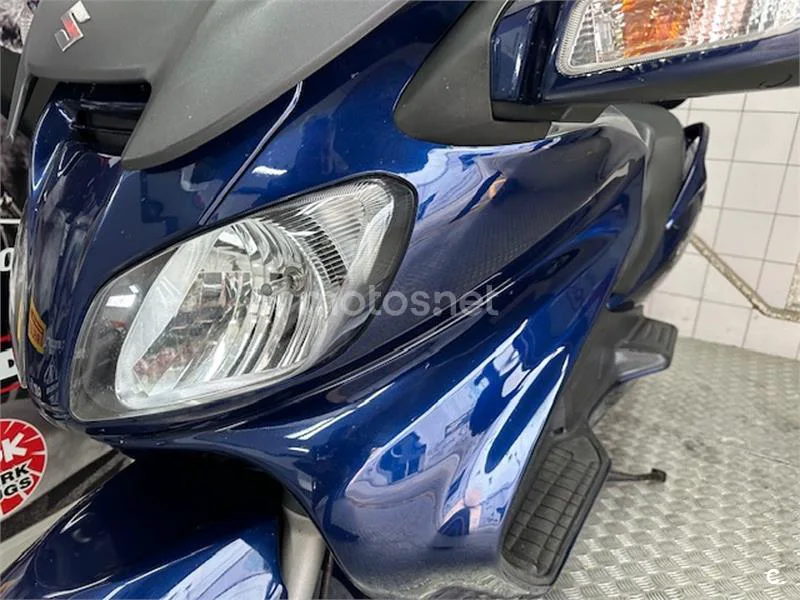 Suzuki Burgman 650 Executive – Vista 28