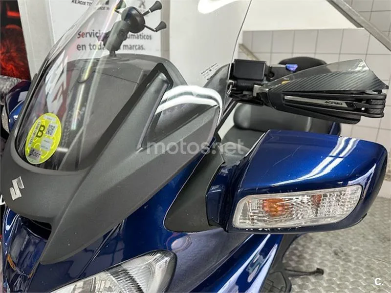 Suzuki Burgman 650 Executive – Vista 29