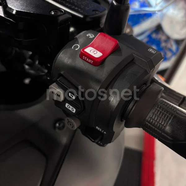 Honda NT1100 - Vista 11