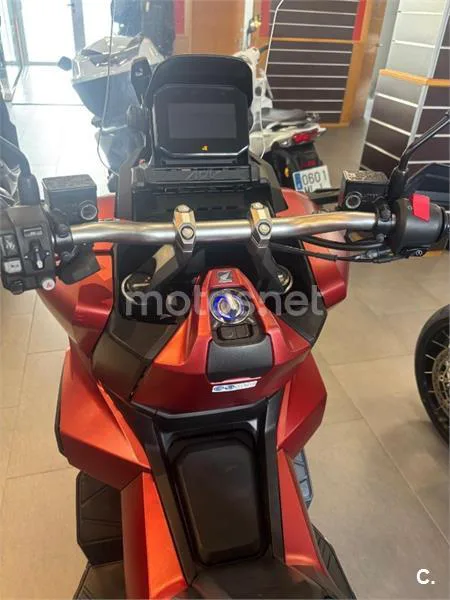 Honda ADV 350 – Vista 3