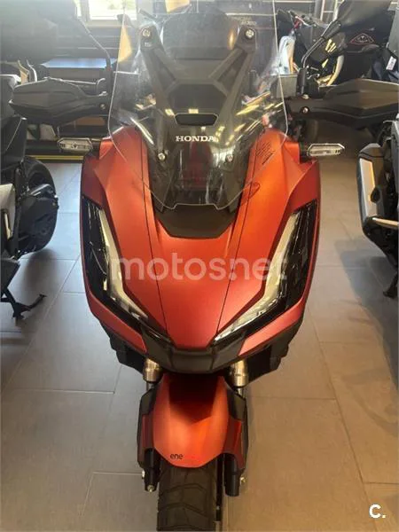 Honda ADV 350 – Vista 4