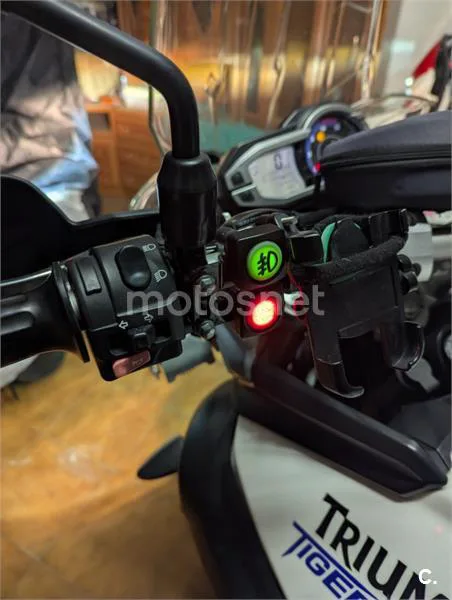 Triumph Tiger 800 XC – Vista 3