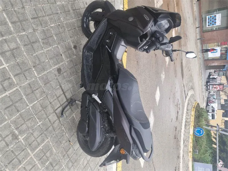 Yamaha NMAX – Vista 4