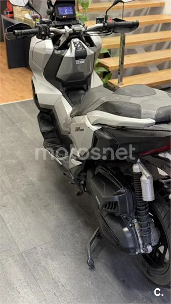 Honda ADV 350 – Vista 5