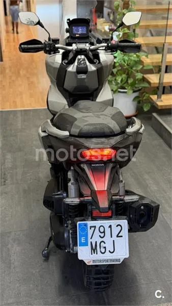 Honda ADV 350 – Vista 6