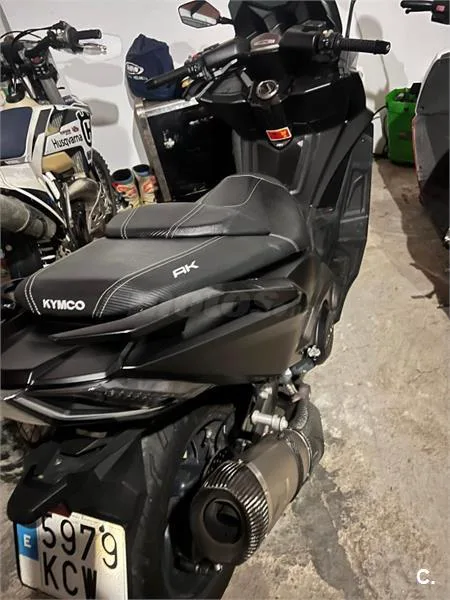 Kymco AK 550 – Vista 3