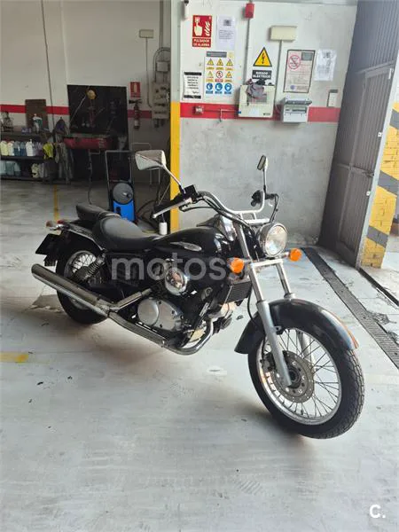 Honda VT 125 C Shadow – Vista 4