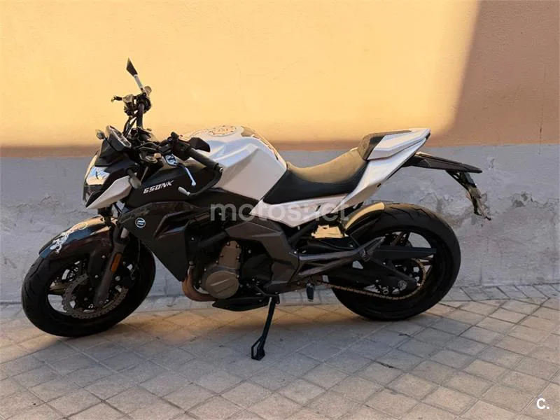 CFMOTO 650NK – Vista 4