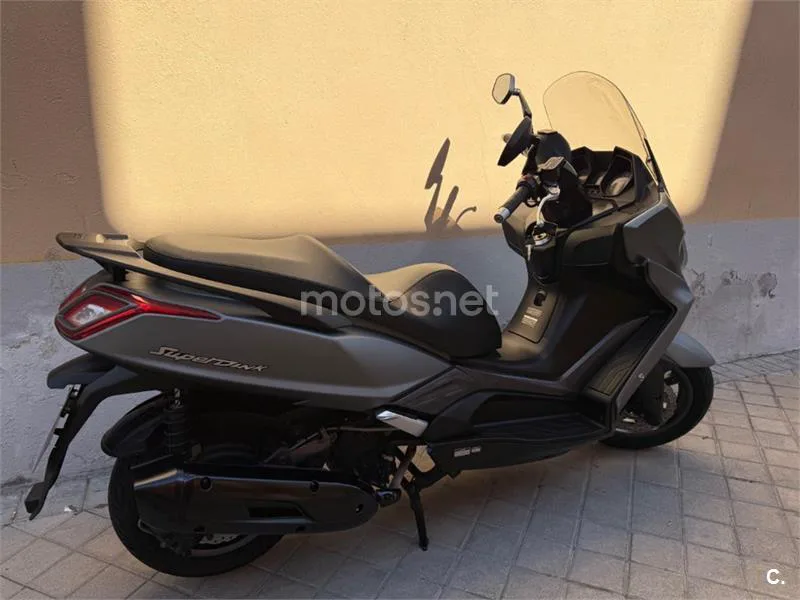 Kymco Super Dink 125 – Vista 3