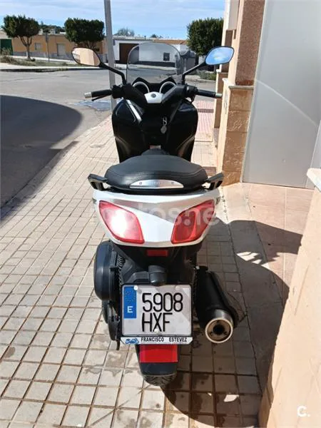Yamaha XMAX 250 – Vista 2