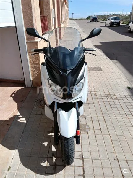 Yamaha XMAX 250 – Vista 4