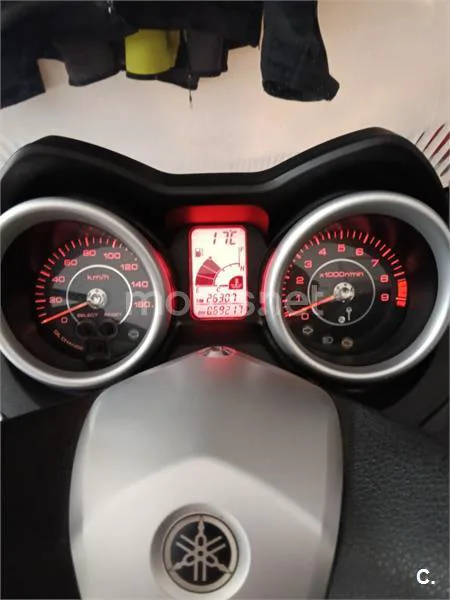 Yamaha XMAX 250 – Vista 5