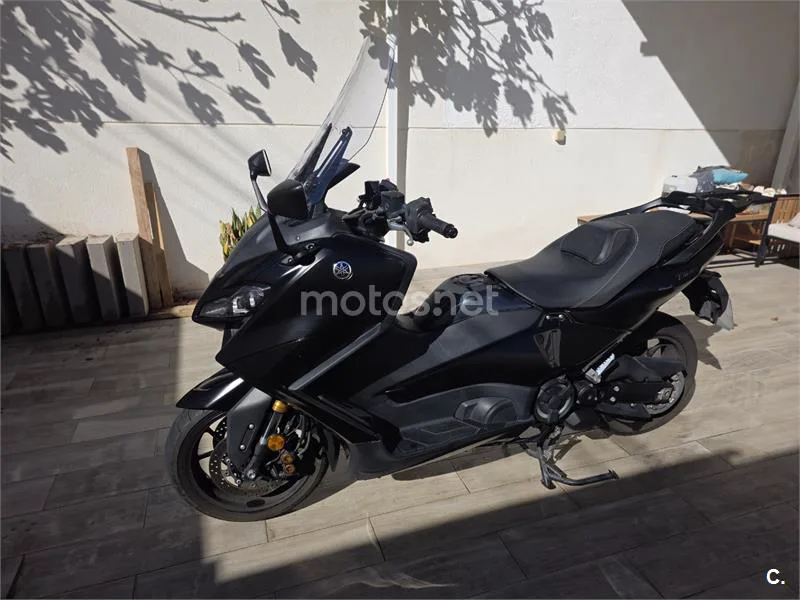 Yamaha TMAX – Vista 2
