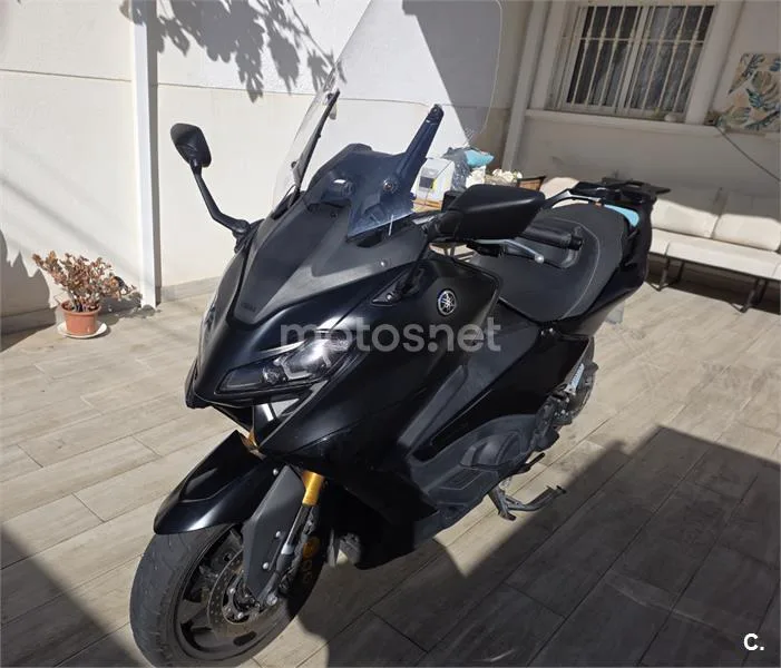 Yamaha TMAX – Vista 3