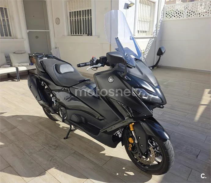 Yamaha TMAX – Vista 5
