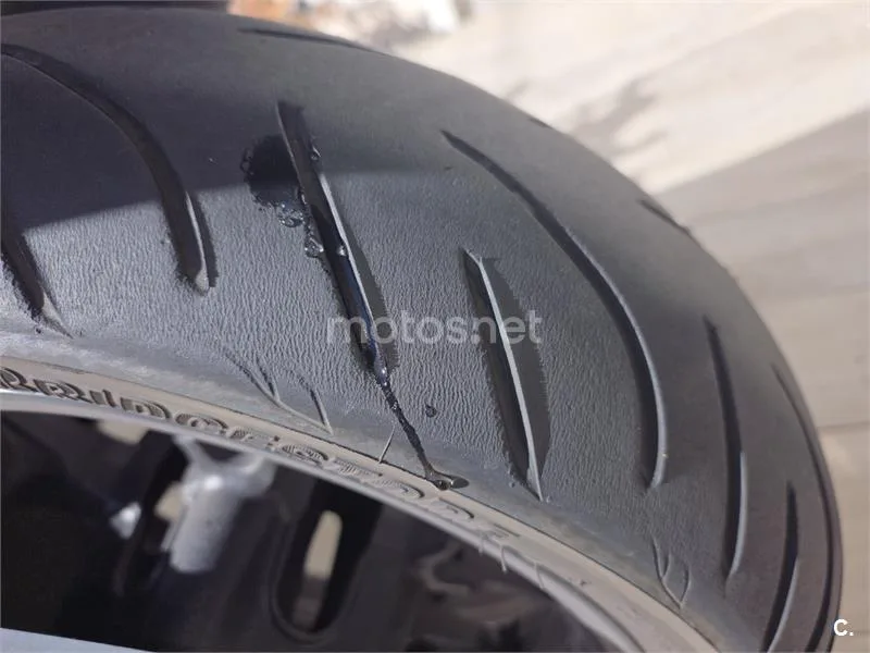 Yamaha TMAX – Vista 9