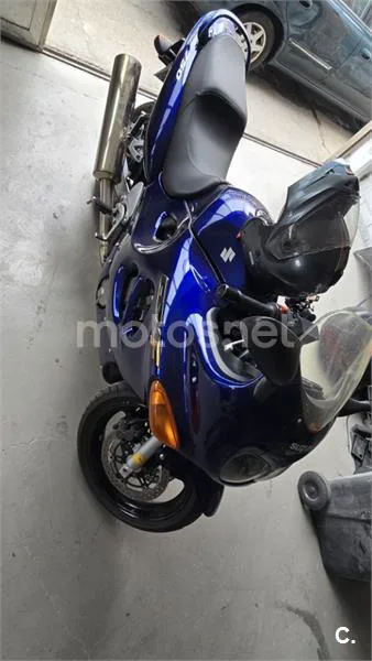 Suzuki GSX 750 F – Vista 2