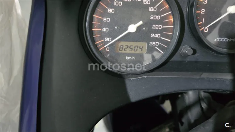 Suzuki GSX 750 F – Vista 5