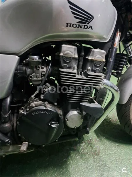 Honda CB 750 Seven Fifty – Vista 6